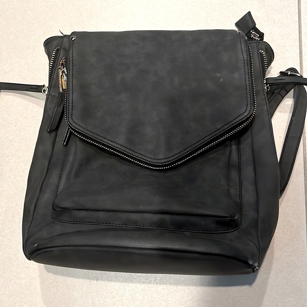 Tonni triple compartment backpack by violet ray - Picture 2 of 8
